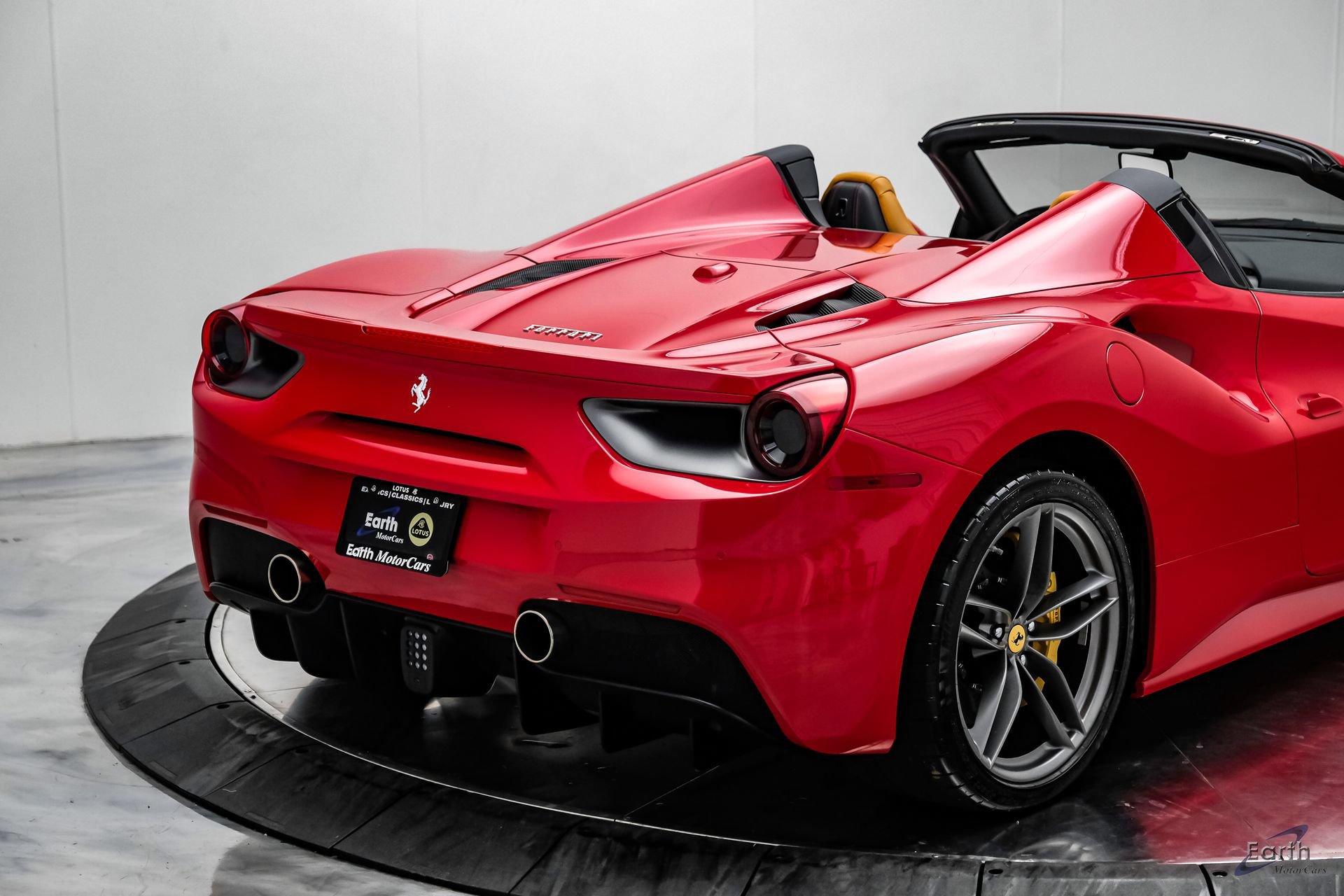 Used 2018 Ferrari 488 Spider RWD image 23