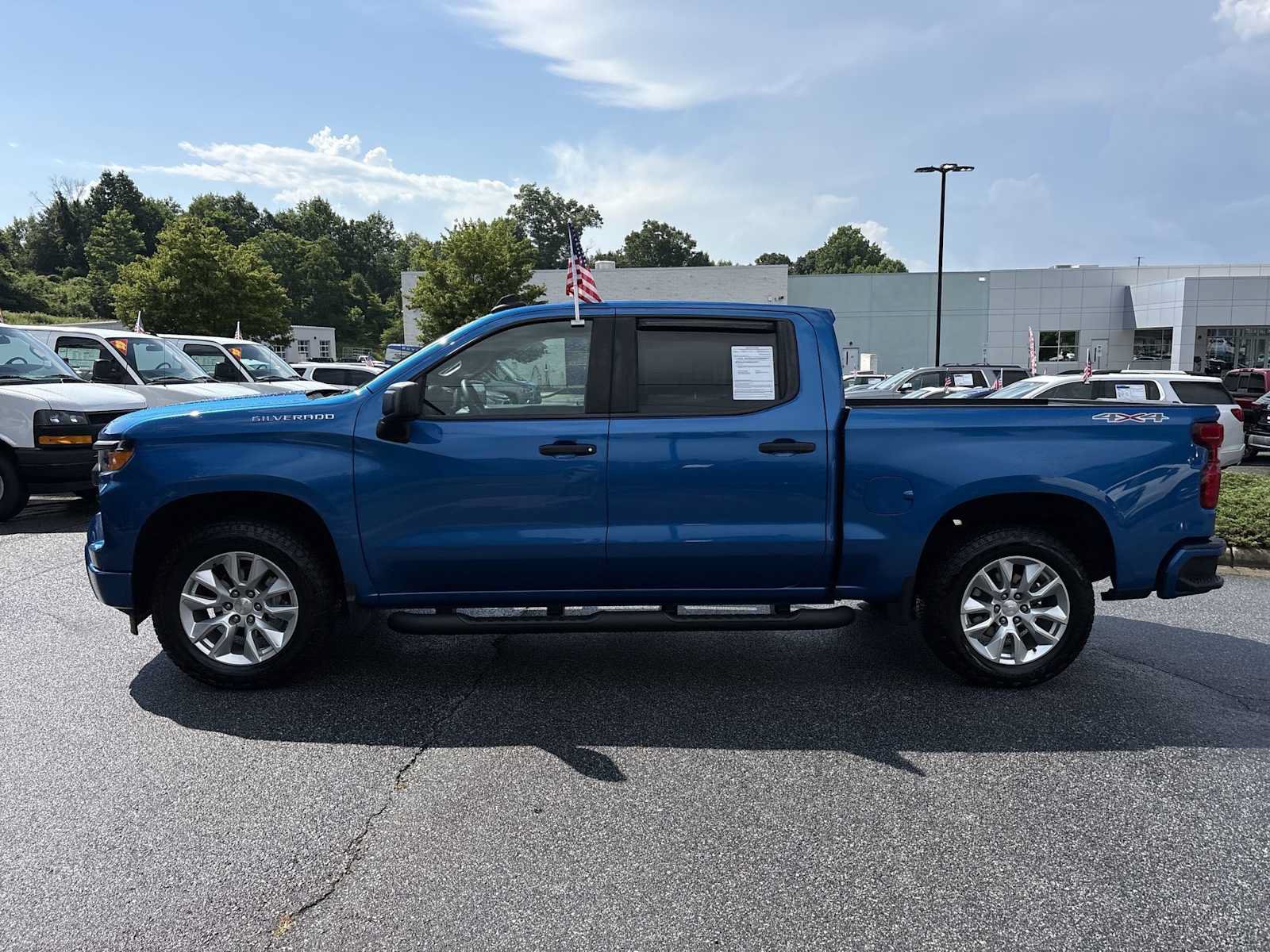 Used 2022 Chevrolet Silverado 1500 Custom AWD/4WD image 9
