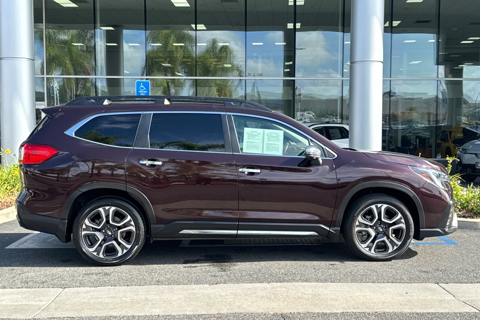 Used 2023 Subaru Ascent Touring AWD/4WD image 3