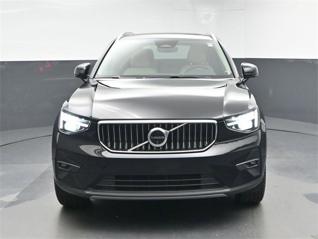 Used 2024 Volvo XC40 B5 Plus w/ Protection Package Premier image 7