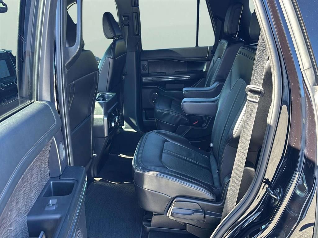 Used 2021 Ford Expedition Limited image 12