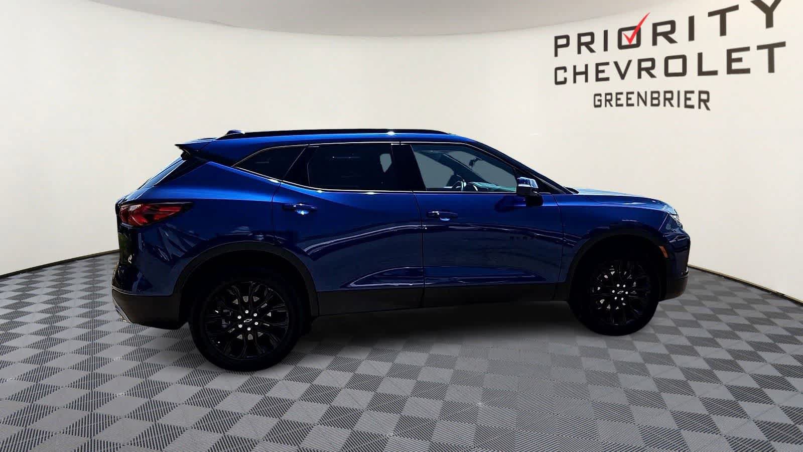 Used 2022 Chevrolet Blazer LT w/ Sound & Technology Package FWD image 9