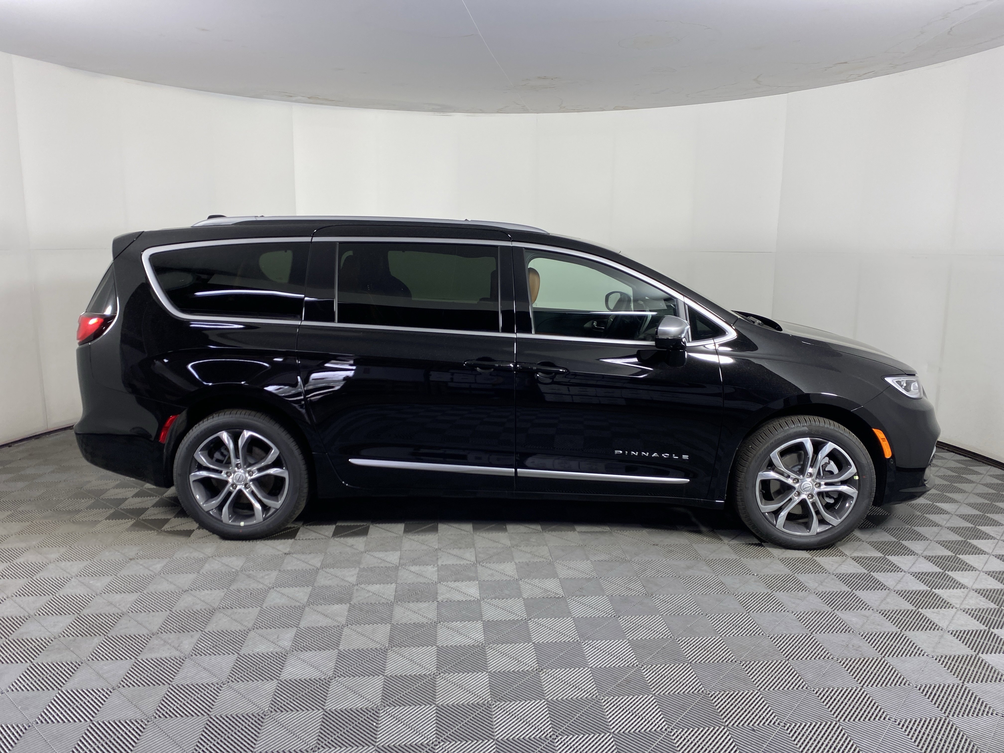 New 2026 Chrysler Pacifica Pinnacle AWD/4WD image 6