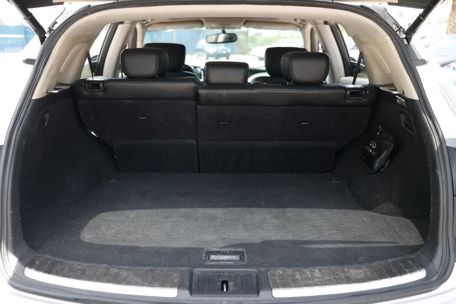 Used 2011 INFINITI FX35 2WD w/ Premium Pkg image 15