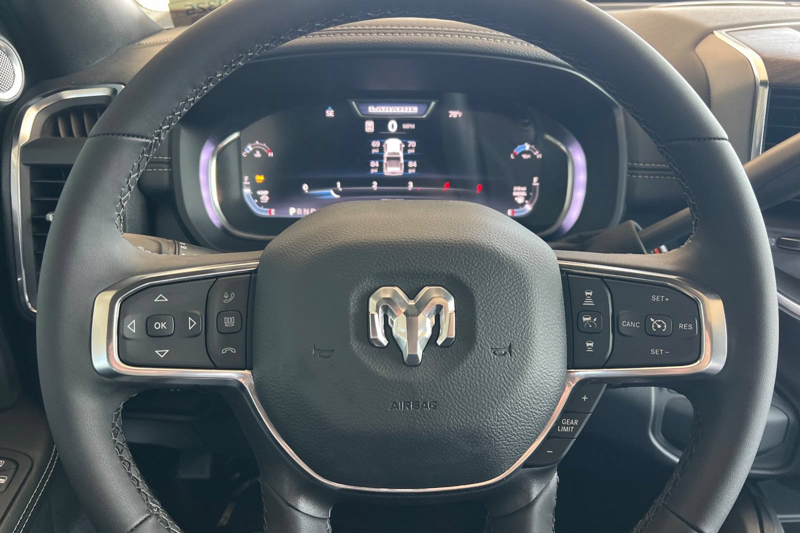 New 2026 RAM 3500 Laramie AWD/4WD image 22