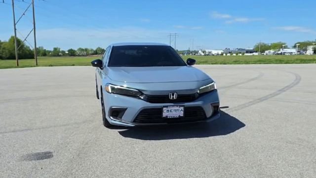 Used 2023 Honda Civic Sport image 2