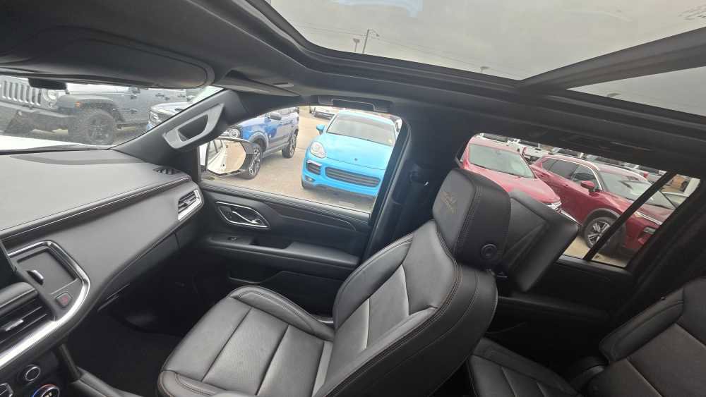 Used 2024 Chevrolet Suburban High Country w/ Advanced Technology Package AWD/4WD image 22