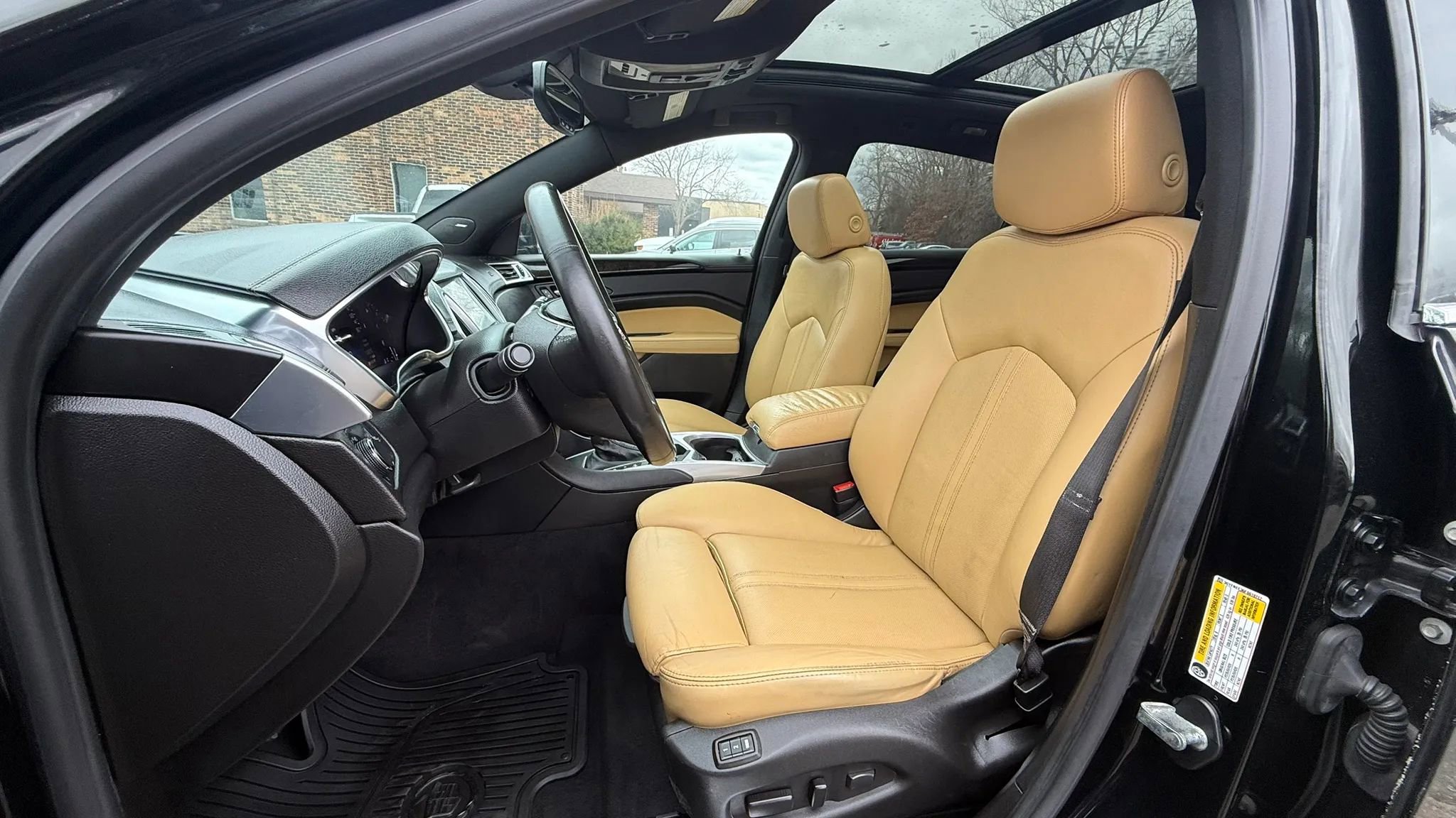 Used 2015 Cadillac SRX Luxury w/ Driver Awareness Package image 2