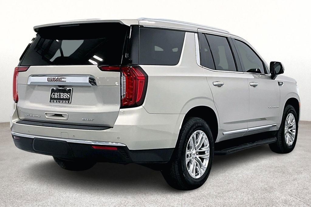 Used 2023 GMC Yukon SLT w/ SLT Luxury Package image 2