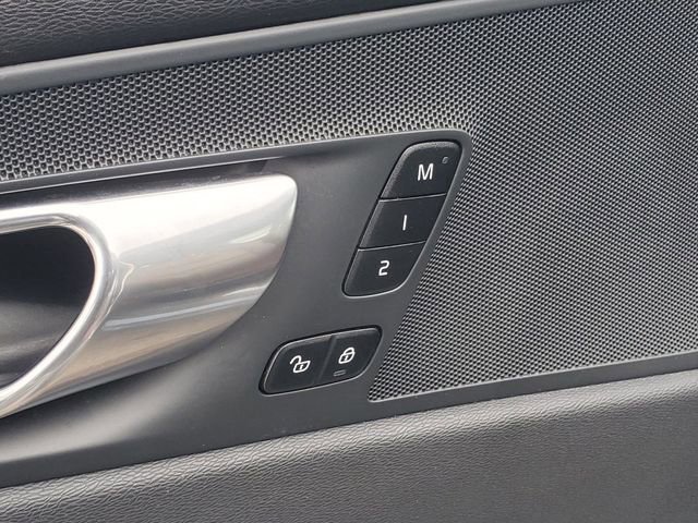 Certified 2023 Volvo XC60 B5 Plus image 10
