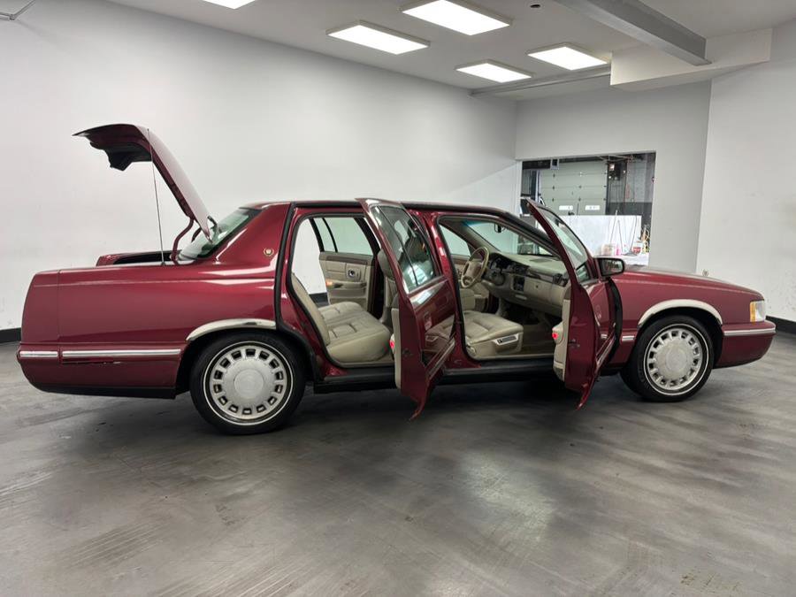 Used 1997 Cadillac De Ville Sedan w/ Comfort/Convenience Pkg image 24