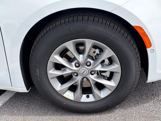 New 2026 Chrysler Pacifica Limited FWD image 11