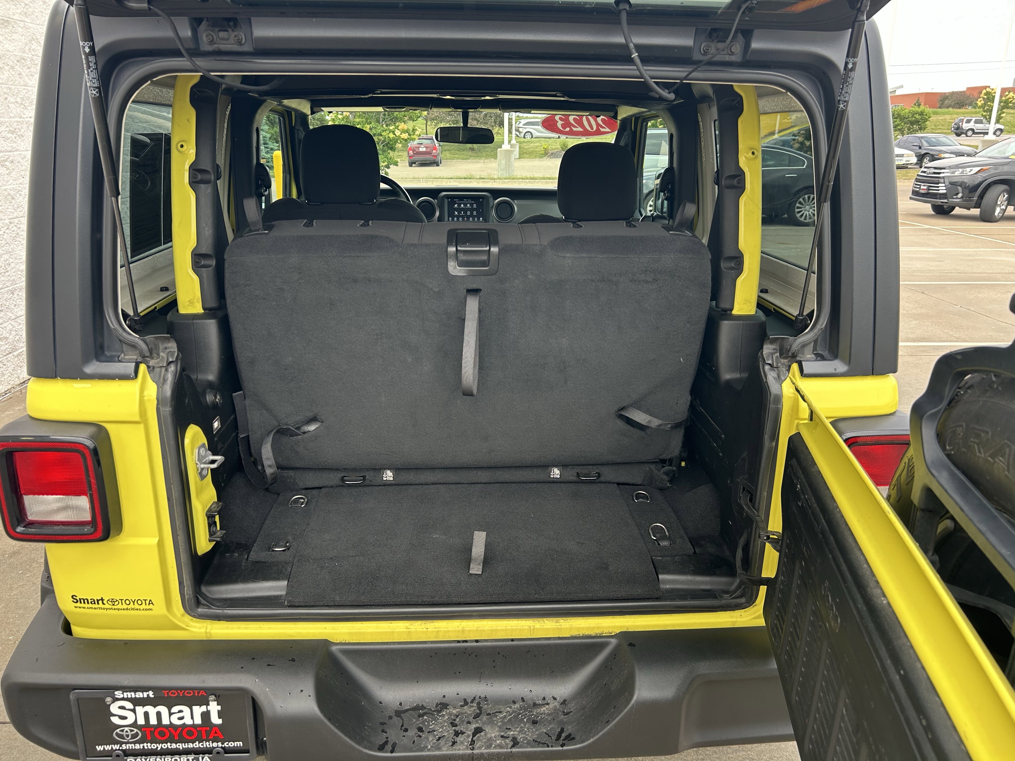 Used 2023 Jeep Wrangler Sport AWD/4WD image 7