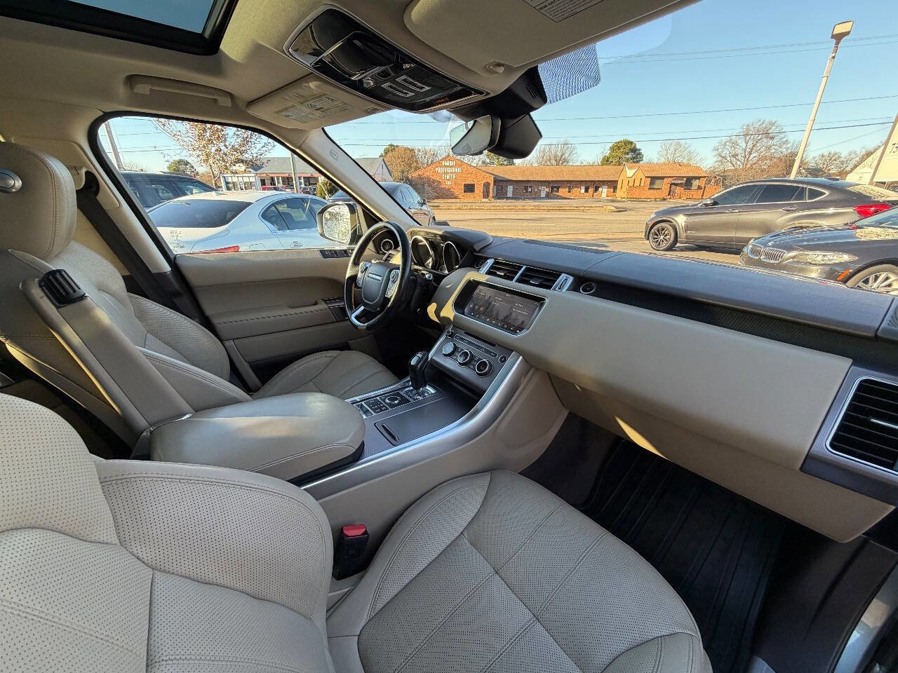 Used 2017 Land Rover Range Rover Sport HSE AWD/4WD image 29