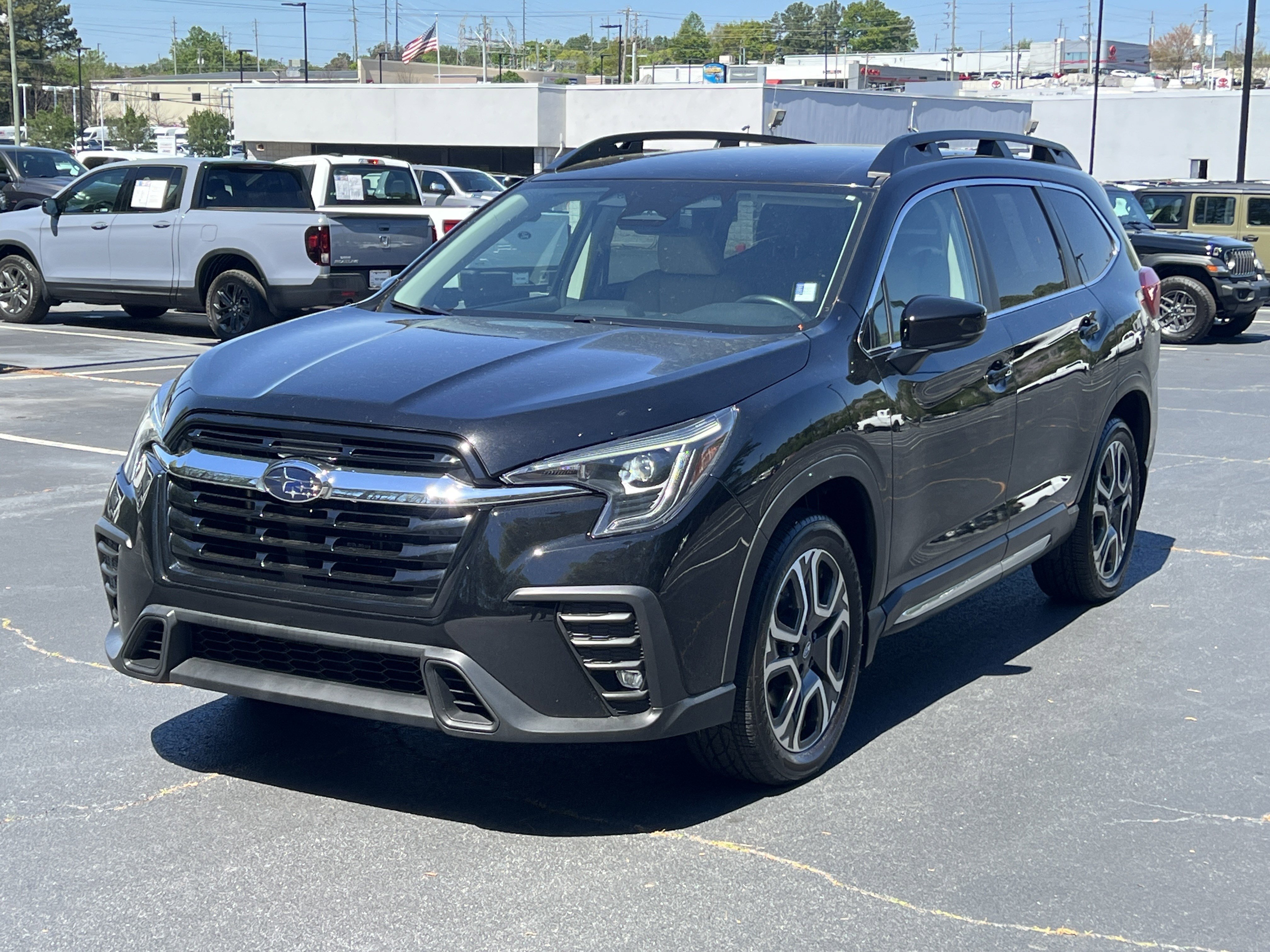 Used 2024 Subaru Ascent Limited AWD/4WD image 3