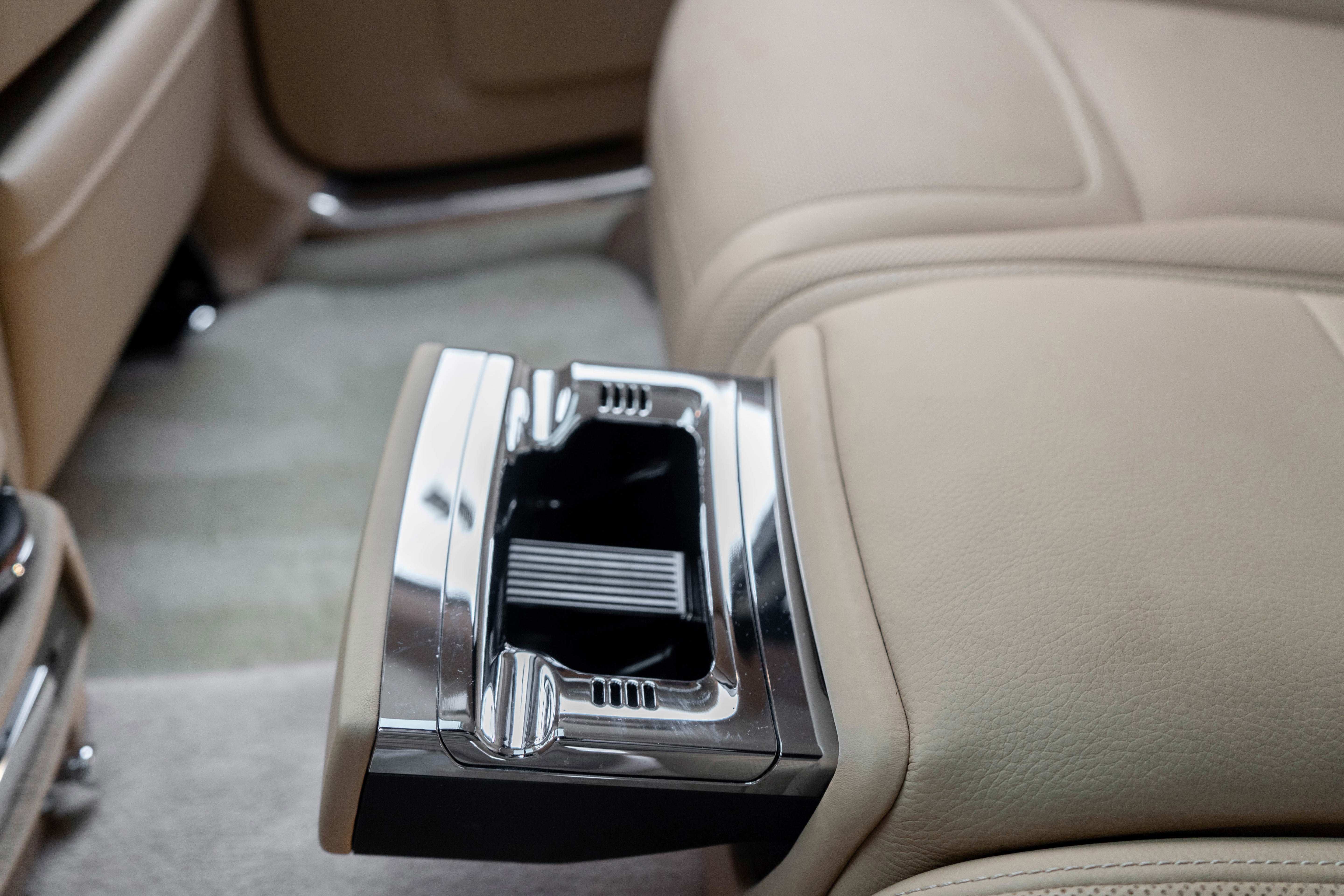 Used 2017 Rolls-Royce Ghost image 54