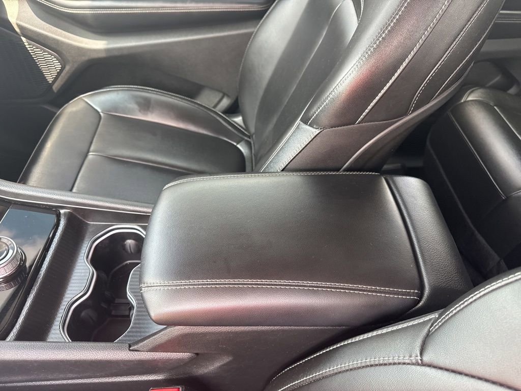 Used 2024 Jeep Grand Cherokee Limited w/ Black Appearance Package image 45