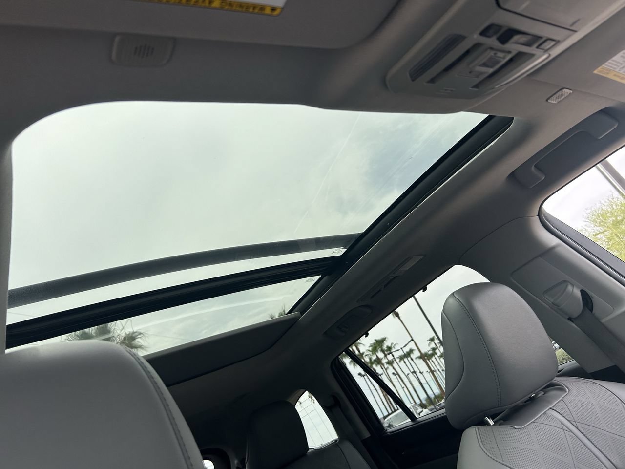 Used 2023 Toyota Highlander Platinum FWD image 14