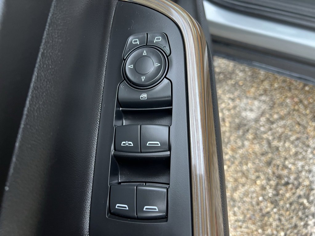 Used 2023 GMC Acadia SLE w/ Driver Convenience Package image 25