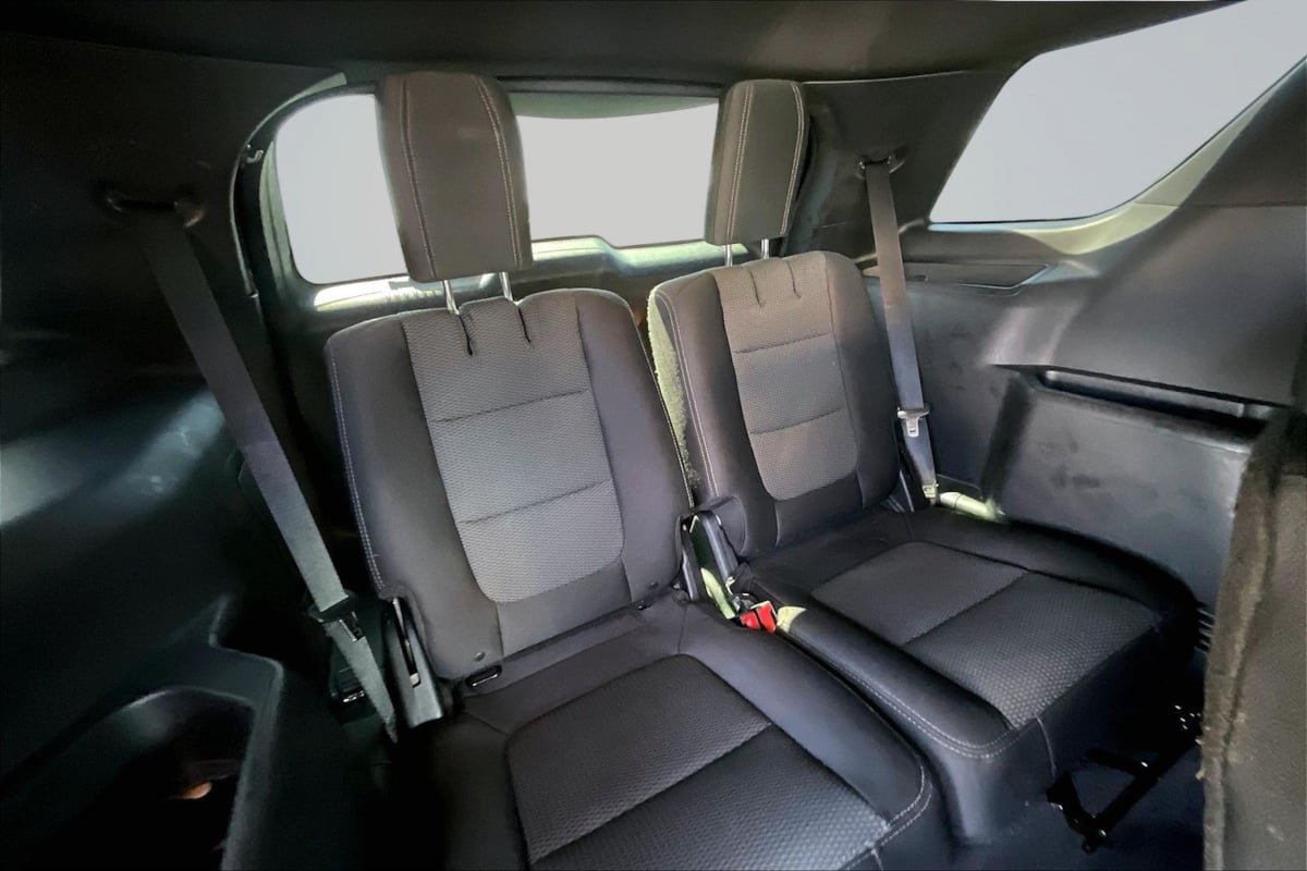 Used 2016 Ford Explorer XLT FWD image 28