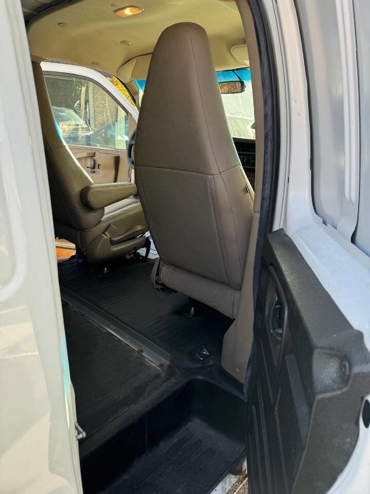 Used 2020 Chevrolet Express 2500 w/ Driver Convenience Package image 19
