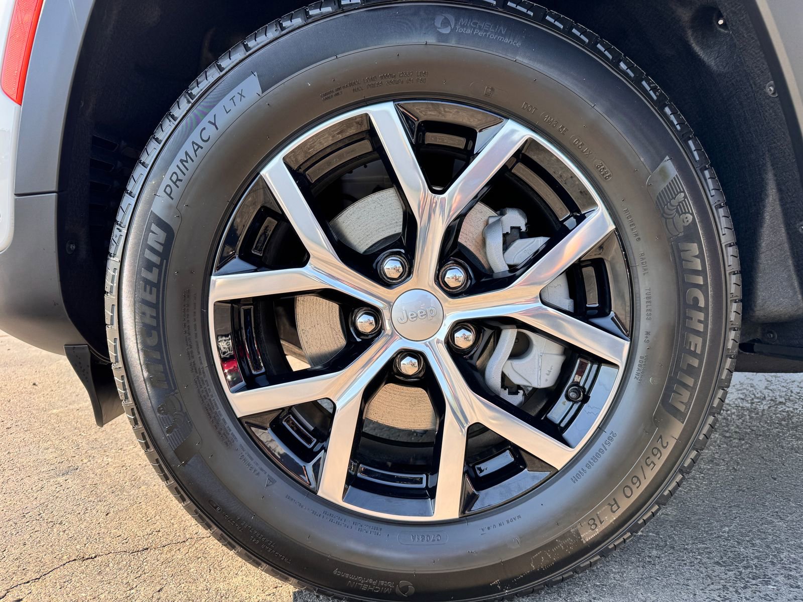 New 2025 Jeep Grand Cherokee Limited w/ Luxury Tech Group II image 35