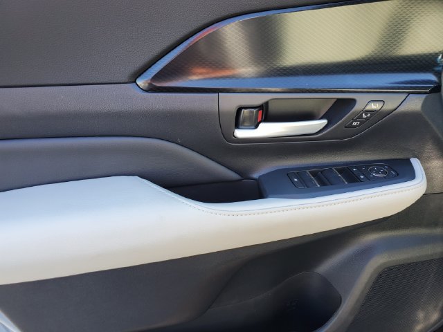 New 2026 Toyota Grand Highlander AWD Hybrid image 14