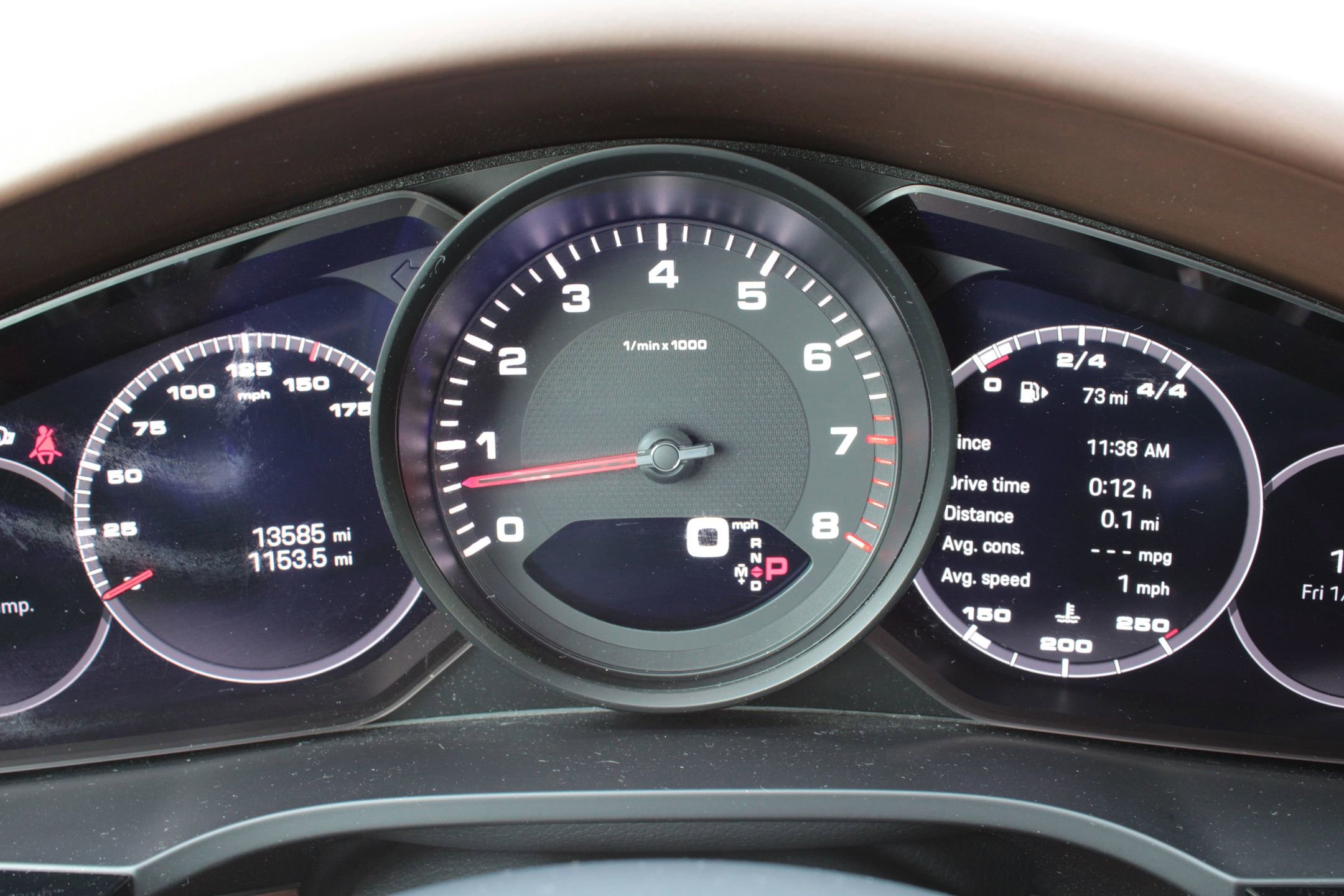 Certified 2023 Porsche Cayenne Platinum Edition image 17