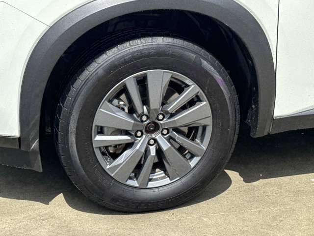 Used 2023 Nissan Pathfinder S FWD image 5