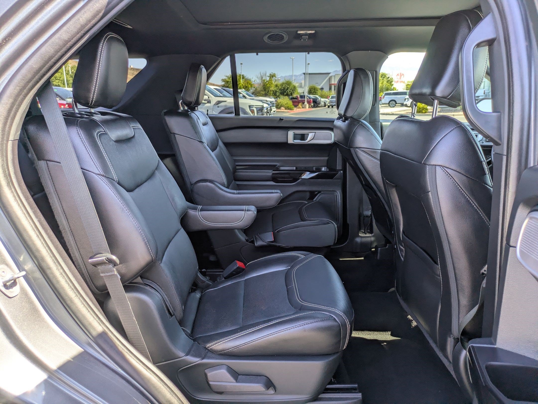 Used 2021 Ford Explorer ST w/ Equipment Group 401A AWD/4WD image 31