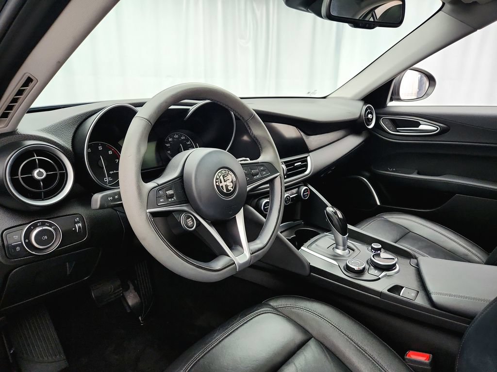 Used 2018 Alfa Romeo Giulia AWD image 10