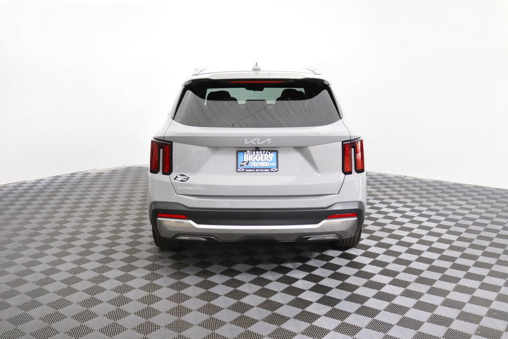 Used 2024 Kia Sorento S w/ Panoramic Sunroof Package FWD image 6