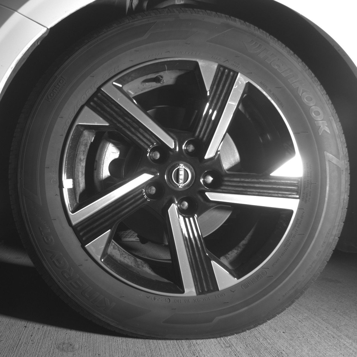 Used 2025 Nissan Sentra SV FWD image 12