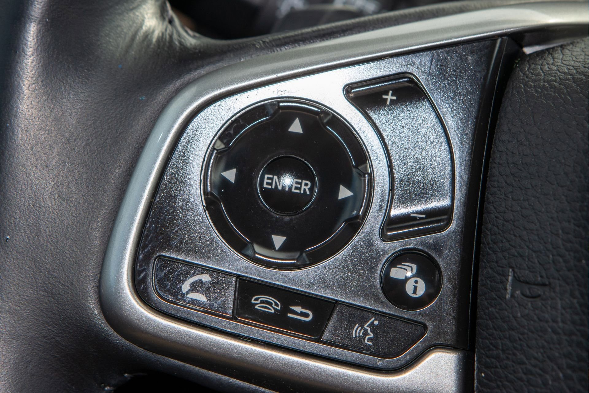 Used 2022 Honda CR-V Touring image 24