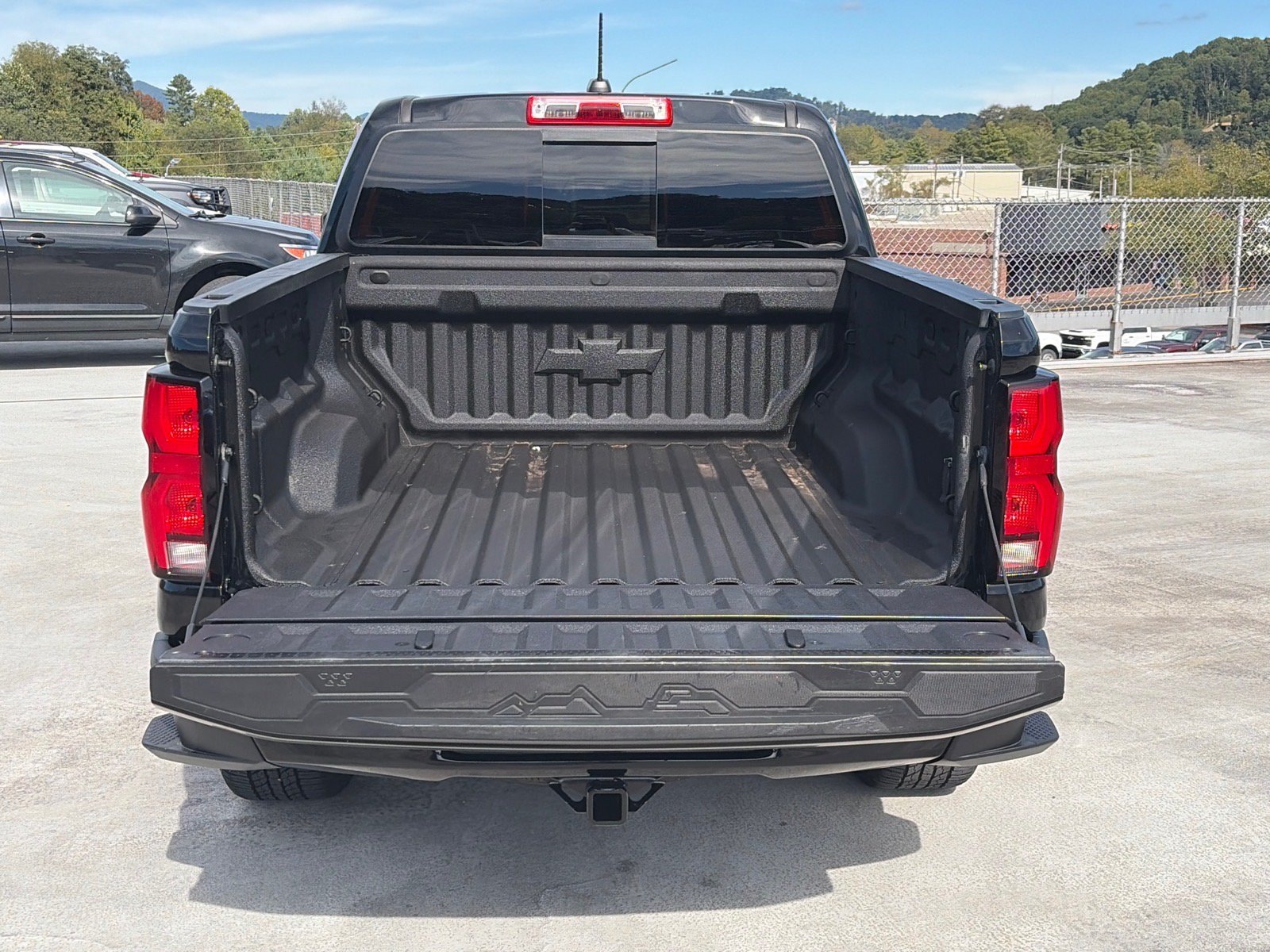 Used 2023 Chevrolet Colorado Z71 w/ Z71 Convenience Package 2 AWD/4WD image 4