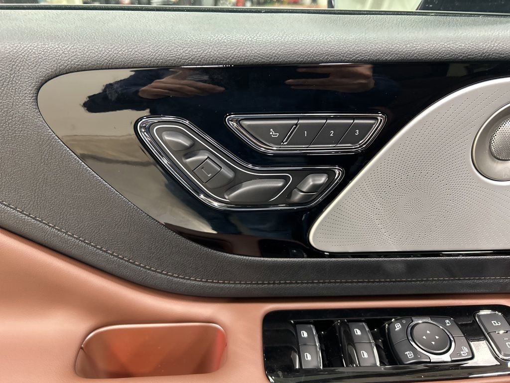 New 2026 Lincoln Aviator Reserve image 12
