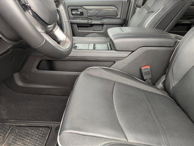 Used 2025 RAM 2500 Limited AWD/4WD image 14