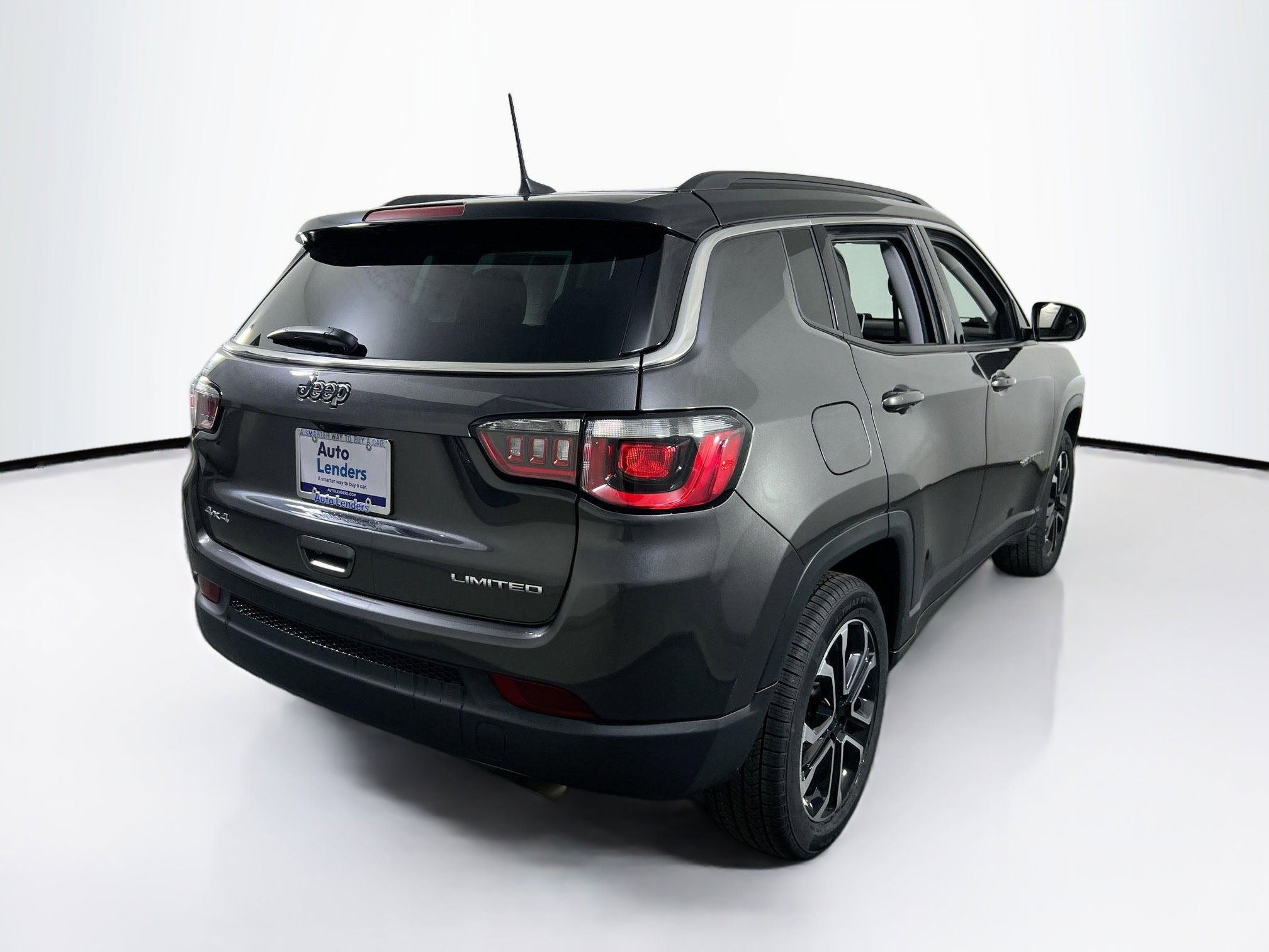 Used 2022 Jeep Compass Limited image 5