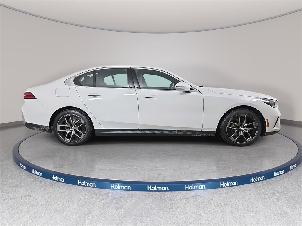 Used 2026 BMW 530i xDrive w/ Premium Package image 5