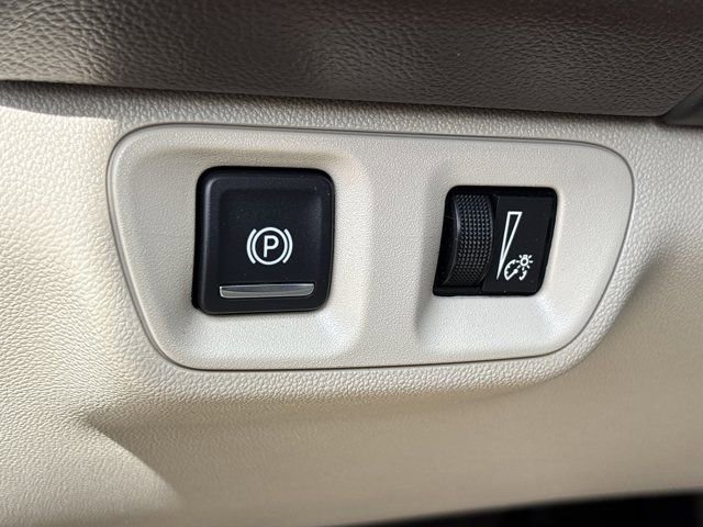 Used 2017 GMC Acadia Denali image 29