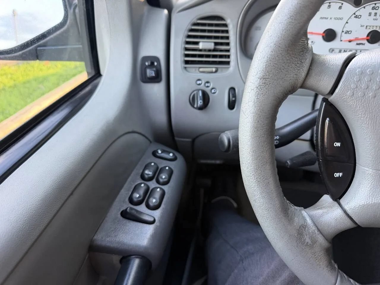 Used 2003 Ford Explorer Sport Trac XLT RWD image 22
