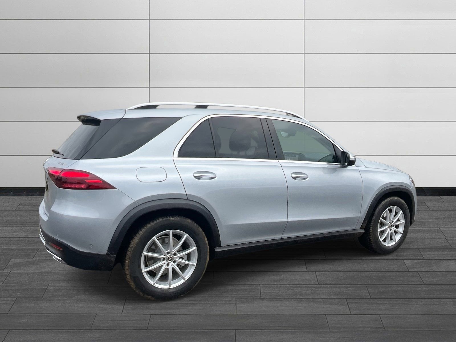 Certified 2025 Mercedes-Benz GLE 350 4MATIC image 3