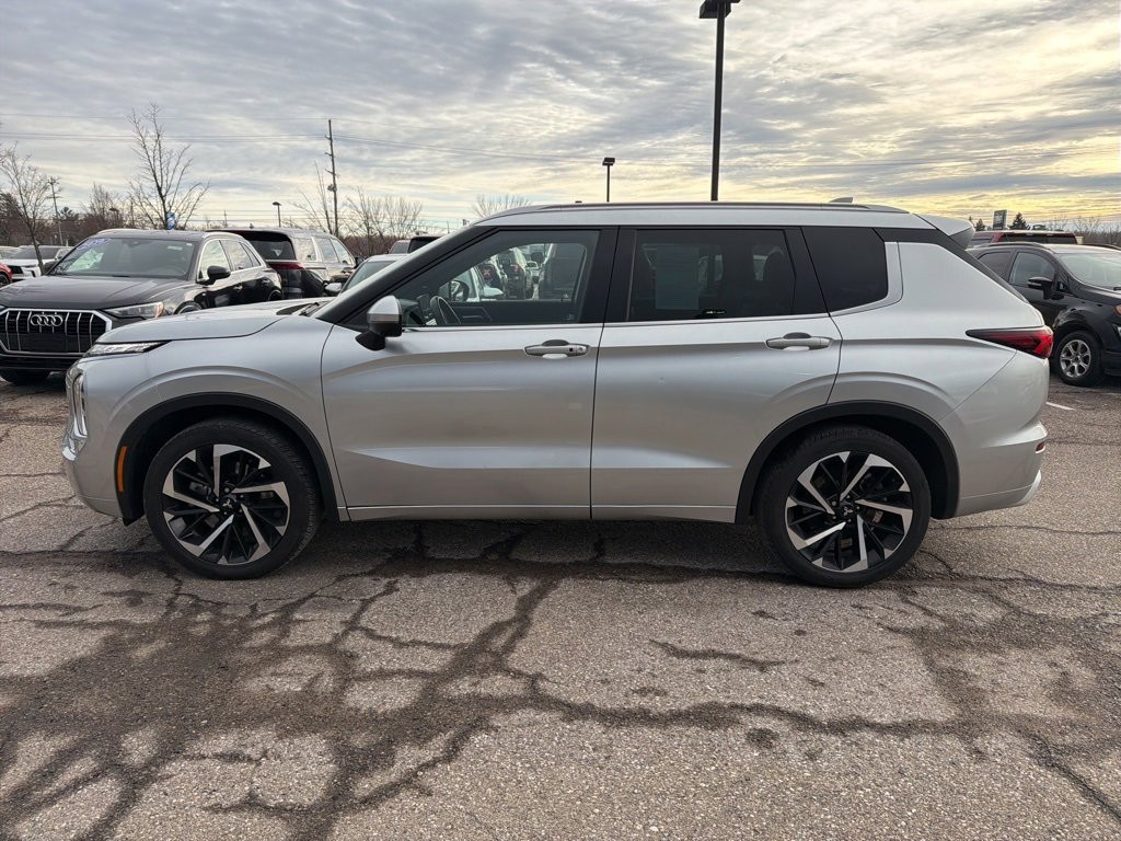 Used 2022 Mitsubishi Outlander SEL image 8