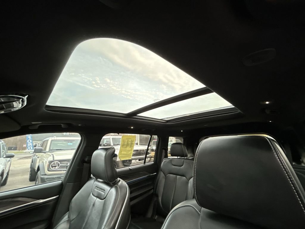 Used 2021 Jeep Grand Cherokee L Overland w/ Luxury Tech Group IV image 22