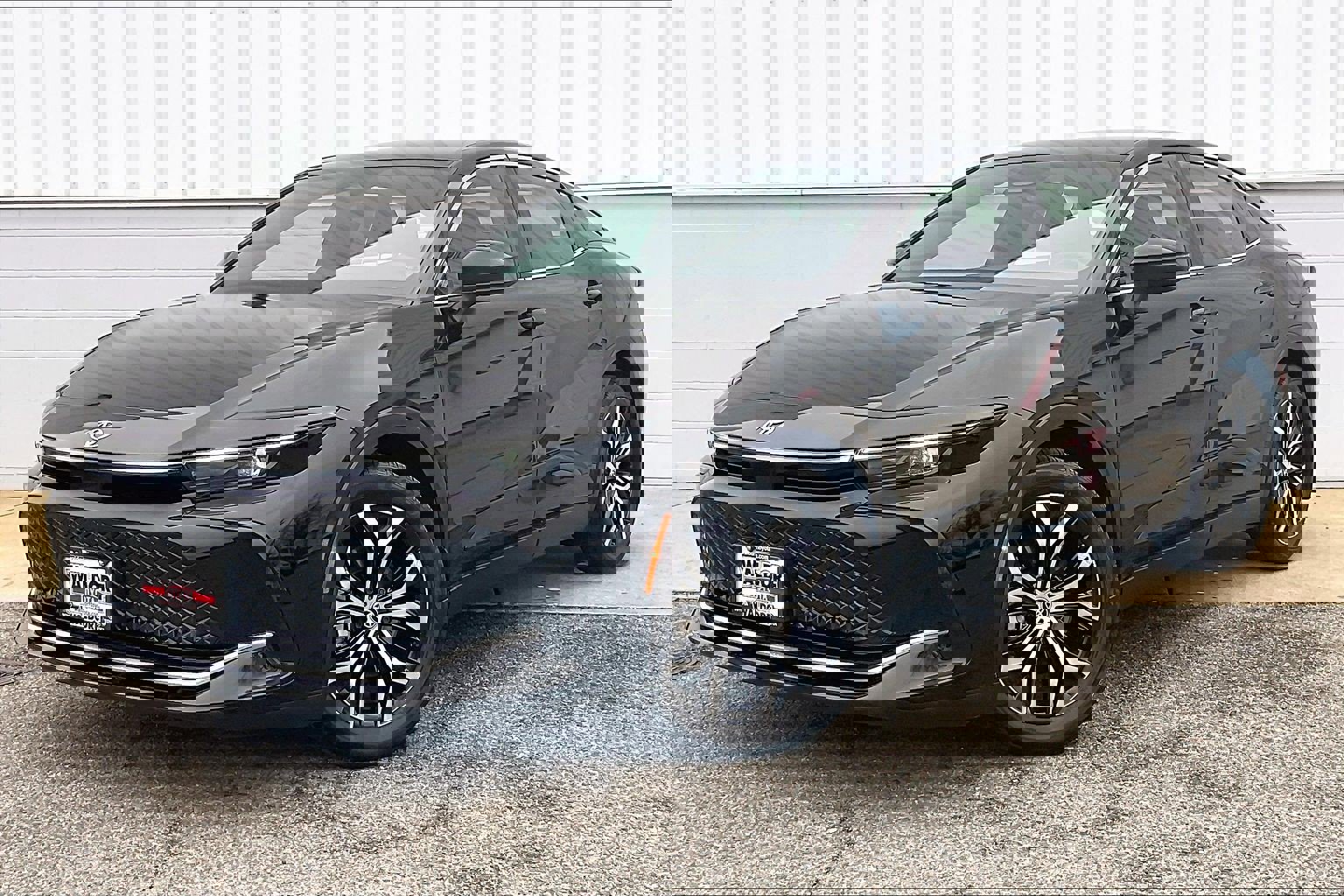 Used 2025 Toyota Crown XLE image 2