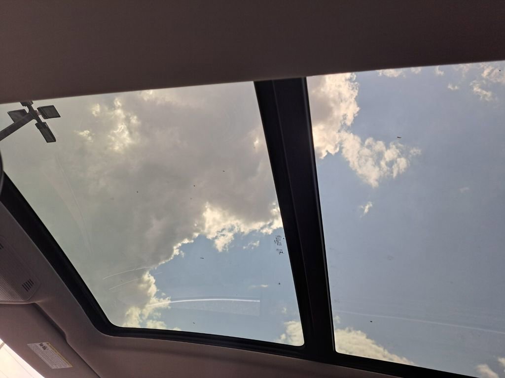 New 2026 Volkswagen Atlas SE image 24