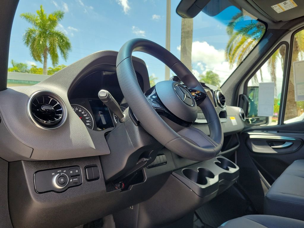 New 2025 Mercedes-Benz Sprinter 4500 image 14