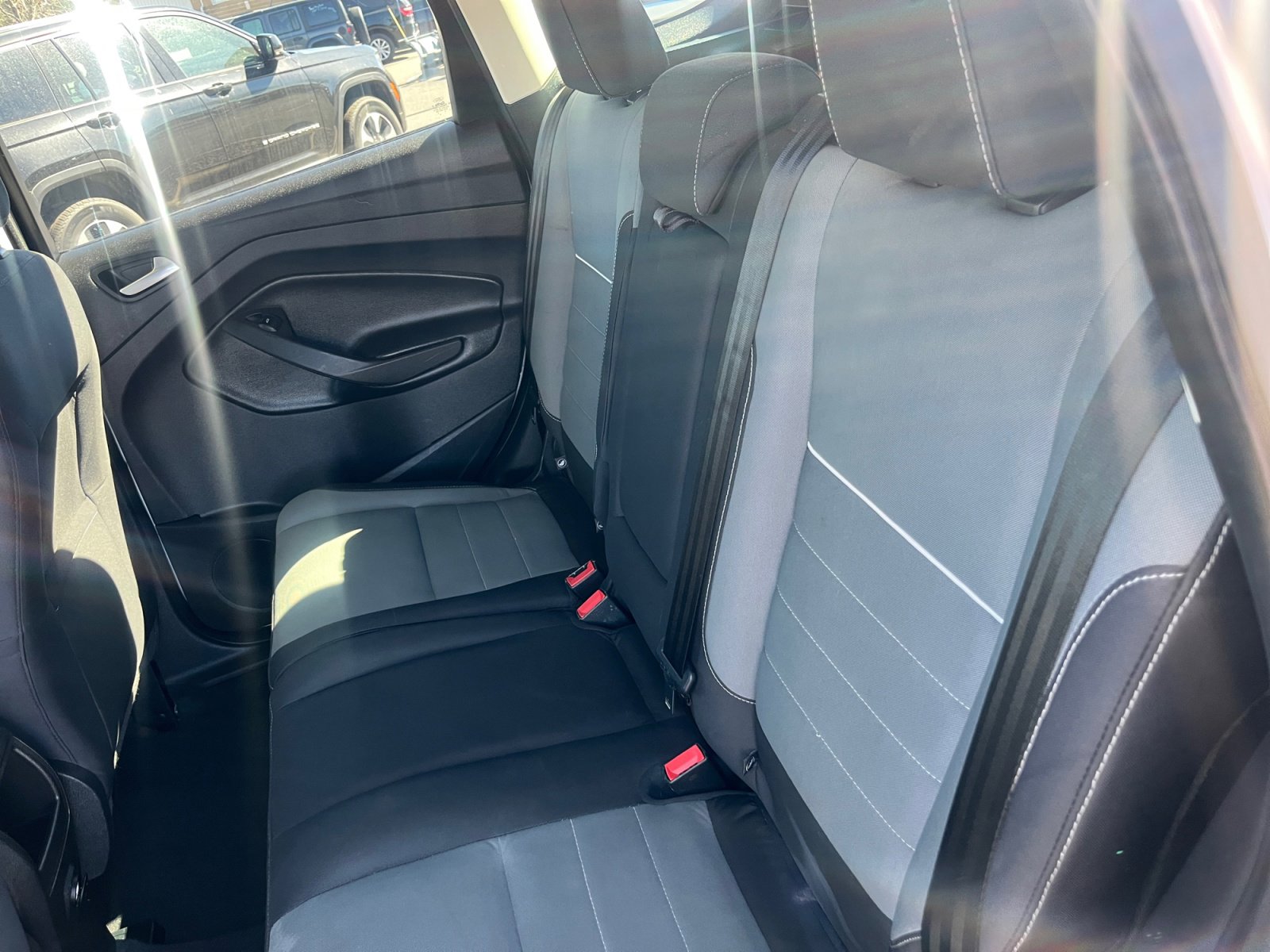 Used 2015 Ford Escape SE image 17