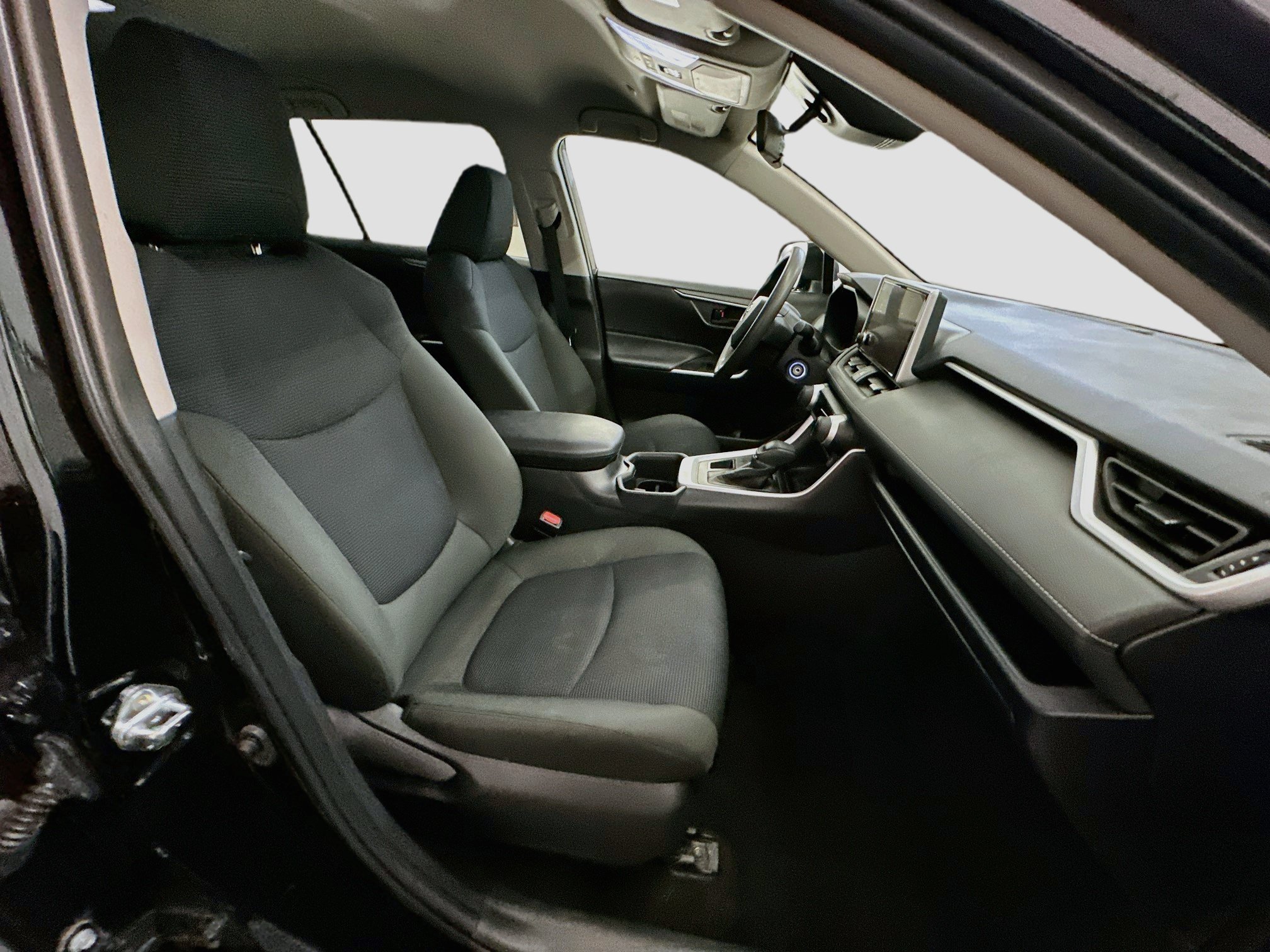 Used 2025 Toyota RAV4 LE AWD/4WD image 32