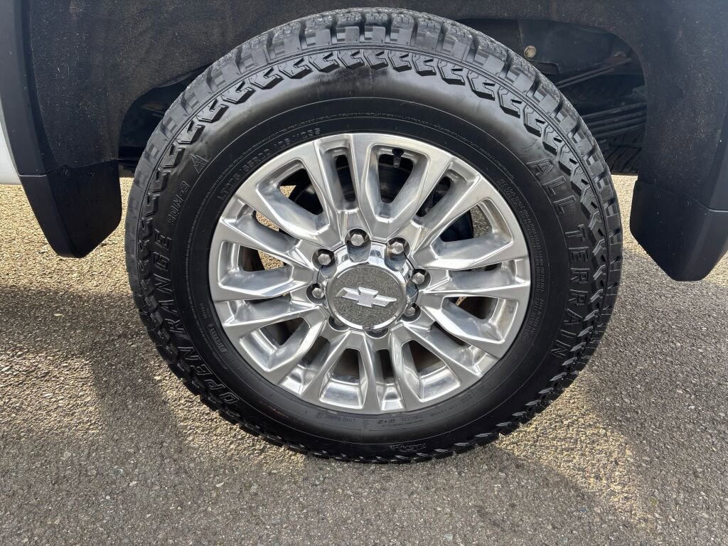 Used 2020 Chevrolet Silverado 3500 High Country w/ Z71 Off-Road Package image 9